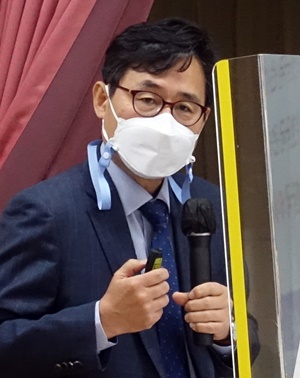 "의사부족 해결하려면 의대정원 연6천명 10년 지속해야"