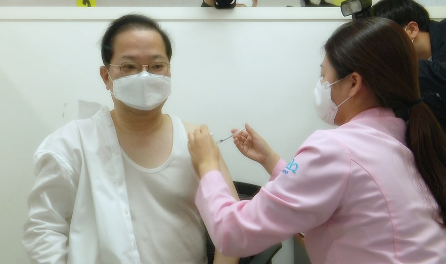 약국장·근무약사 접종 개시...종업원은 26일부터 가능