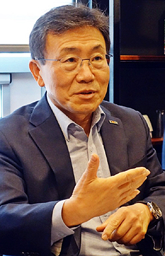 권덕철 "국산 백신, 연내 허가…스푸트니크 필요없다"
