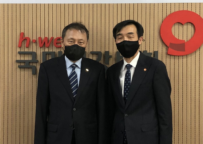 15번째 수가협상 맡은 마경화 부회장 "줄세우기 안타까워"