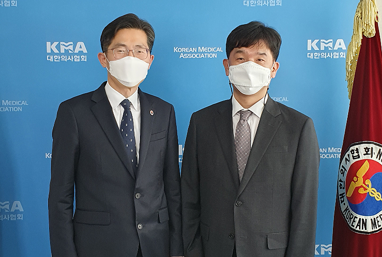 이필수 회장 "백신수급 위해 화이자 본사라도 가겠다"