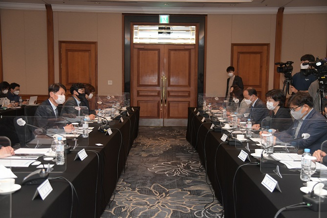 국산 코로나백신 3상 비교임상 가닥…6월까지 지침 마련