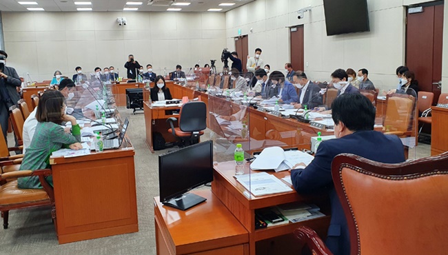 수술실 CCTV 입법공청회, 환자·시민 vs 의·병협 대립