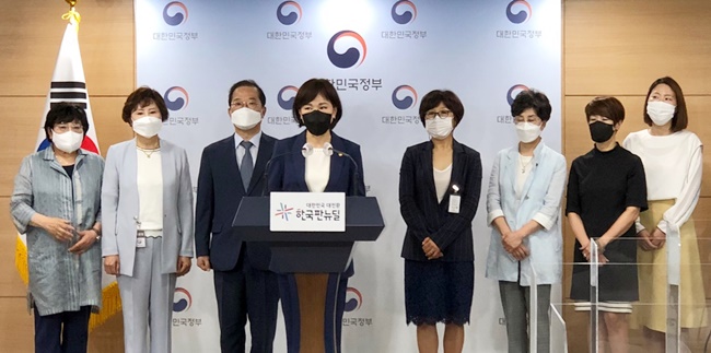 공적마스크 면세 무산 이후...약사들, 무엇을 얻어냈나