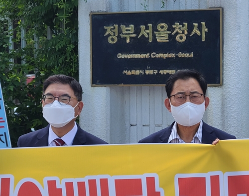 단일화 앞둔 박영달-최광훈, 약 배달 이슈로 장외대결 