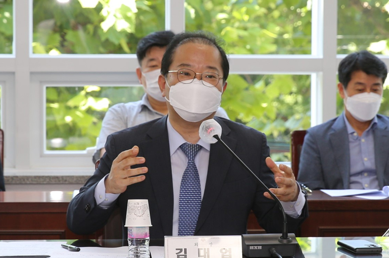 약사회, 제도 개선+업체 고발...약배달 플랫폼 투트랙 전략
