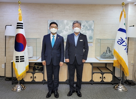 박영달 회장, 이재명 도지사 만나 INN 도입 건의 