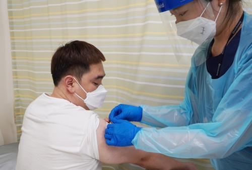 SK바사, 코로나백신 3상 첫 투약...막바지 임상 본격화