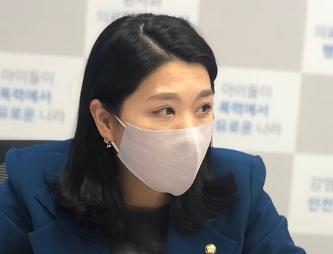 "수술실 CCTV는 민심…의사, 국민의 언어 배울 때"