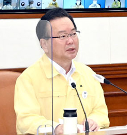 의료기관 종사자도 '부스터샷'...개원·약국가는 언제?