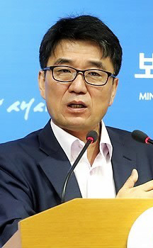 복지부 2차관 류근혁 靑사회정책비서관…후임에 여준성