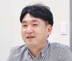 "같은 밴드 아니냐고요? 일동 케어리브는 다릅니다"