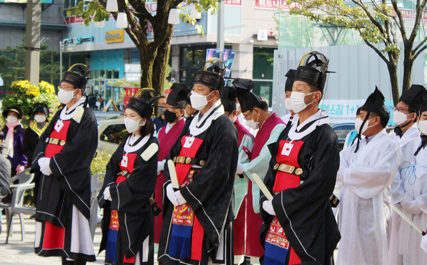 차용일 대전시약사회장, 유성온천수신제 종헌관 참석