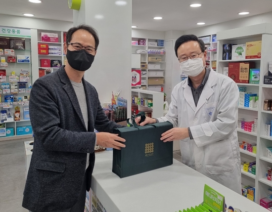 송파구약, 수험생 자녀 둔 회원약국 격려 방문 