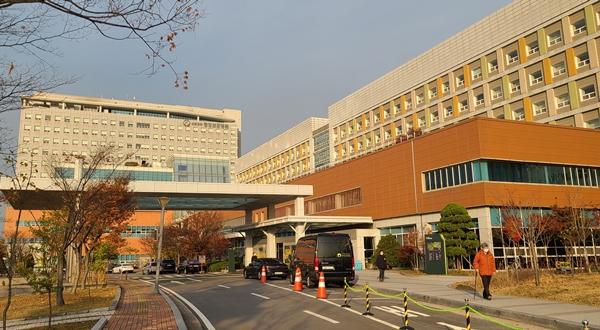 "출입문 통제에도 집단감염"...보훈병원 약국가 후폭풍
