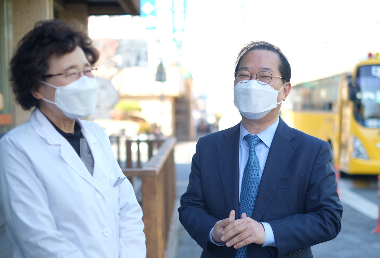 [대약] 김대업, 대전·경북 유세...체온계 AS 약속