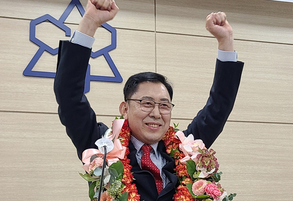 젠틀맨에서 '해결사'로...최광훈 약사회 시대왔다
