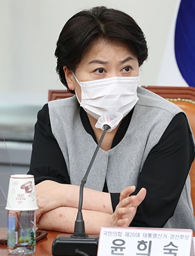 이재명 탈모약 공약에 윤희숙 "건보급여 원칙 훼손"