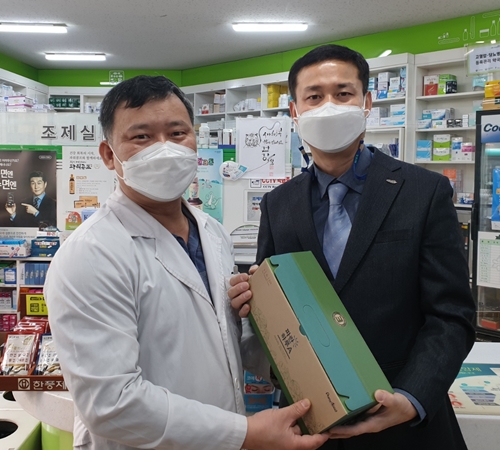 광명시약, 회원약국 120여곳에 견과류 세트 전달 
