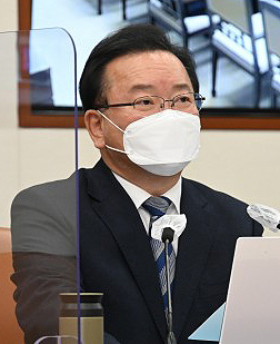 약국·편의점 찾은 총리…"검사키트 1200만개 매주공급"