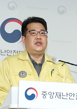 정부 "동네 병·의원에 코로나 대면진료 범위 확대"