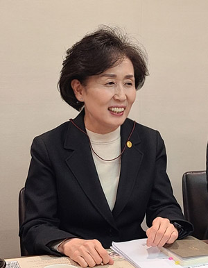 권영희 서울시약사회장 "약 배달·성분명 대응팀 가동"