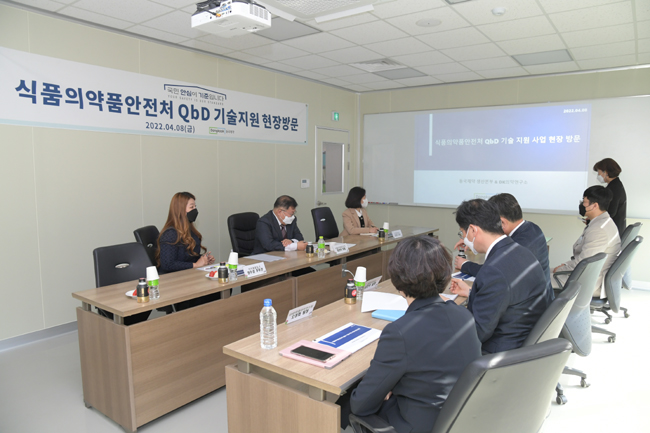 김진석 차장, QbD 도입 의약품 개발 생산 현장 방문
