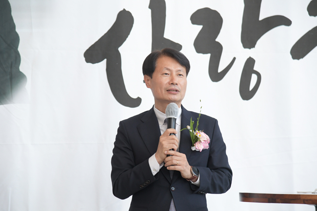 김강립 식약처장 퇴임..."평범한 국민으로 돌아간다"