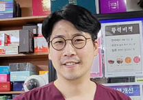 "10초 안에 승부"...SNS 1만 팔로워 달성한 두꺼비약사