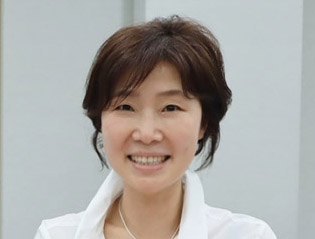 "30년 간 약국에서 빚은 시...유일한 놀이이자 위로였죠"