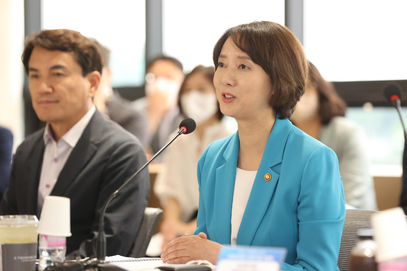 이영 중기부장관 "비대면 진료, 국회 문턱 넘도록 최선"