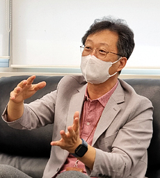 "바뀐 코로나시약 가이드라인, 허가기준 완화 사실아냐"