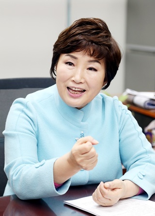 3선 전혜숙, 복지위 돌아와…후반기 약사 3명 포진