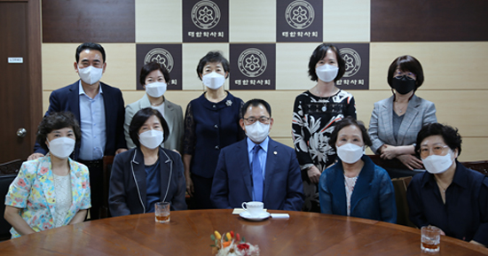 여약사 비둘기회, 최광훈 회장에 회무 협력 약속