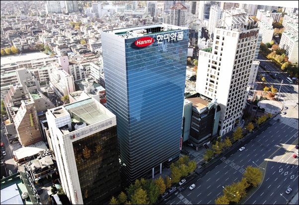 한미약품 '포지오티닙', 위험성 보다 환자 혜택 더 커