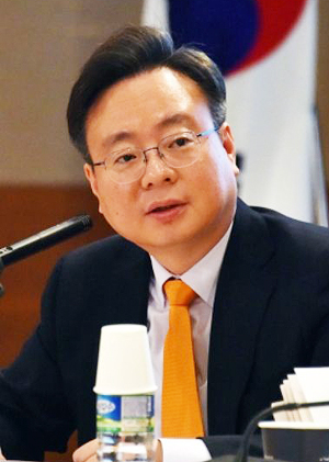 "조규홍, EBRD서 11억원 지급받고 연금도 1억여원 수령"