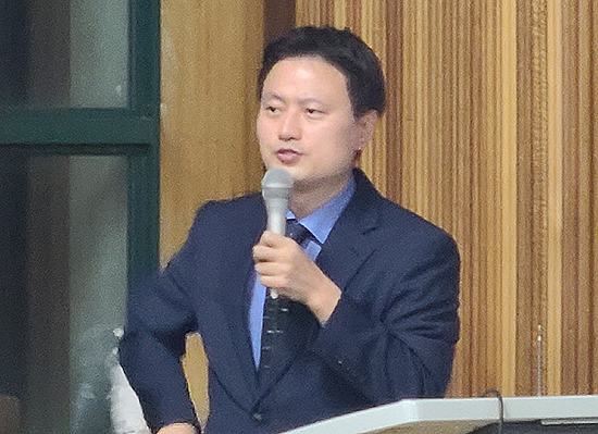"국익·실용 규제완화...약사 전문성 입증 못하면 위기"