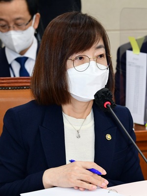 백경란 청장 직무관련 주식, 혁신처 심사도 못했다