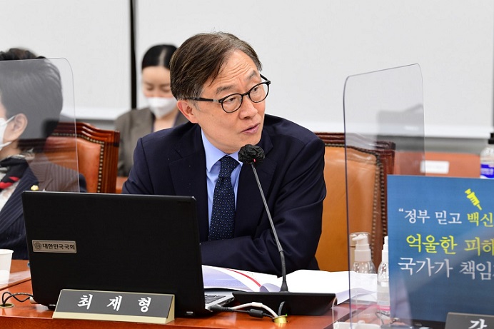 최재형 "슈퍼항생제 약가 전향적으로…대신 제네릭 낮춰야"