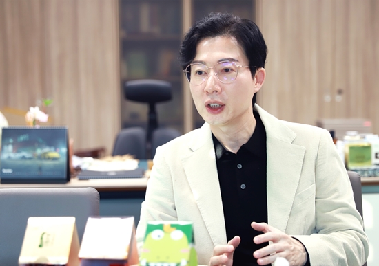 "고품질 건기식 우선 공급...약국전용 솔빛스토어 론칭"