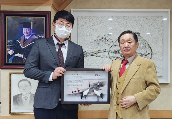 이정욱 유나이티드 홍보팀장, 철원군수 공로패 수상