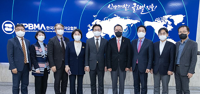 박민수 차관 제약계에 감기약 유통점검 등 정책협조 당부