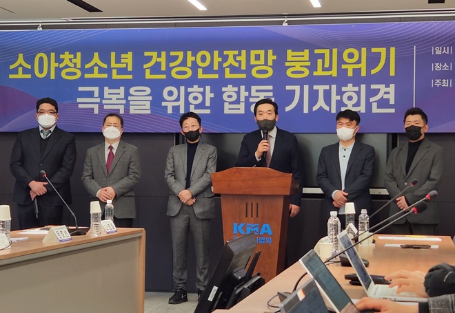 위기의 소청과 의사들 "진료수가 2배 인상해야 산다"