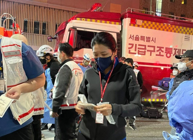 불씨 커지는 신현영 의원 '이태원 닥터카' 탑승 논란