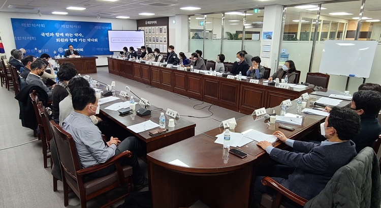 최광훈 "비대면 진료, 무조건 반대아닌 약국 실익 찾아야"