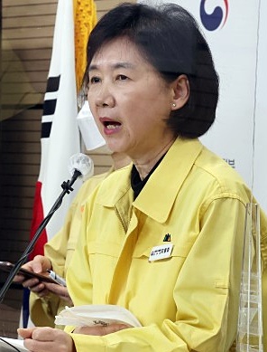 실내마스크 30일 해제…자문위 "병원·약국 의무지침 필요"