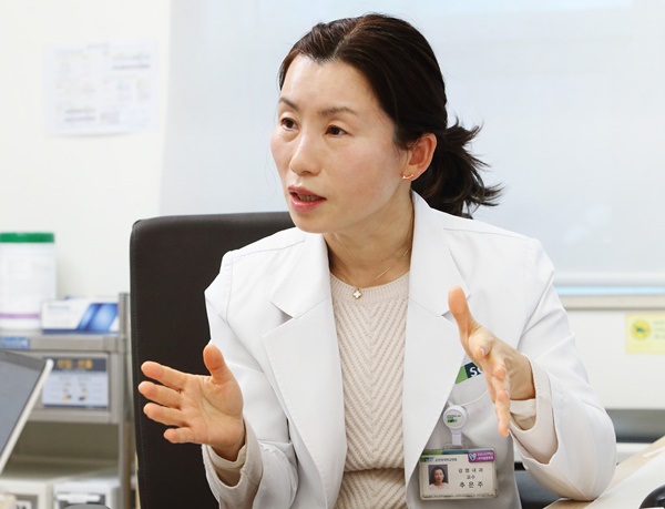 까다로운 코로나약 '실전 매뉴얼' 등장…"처방 확대 기대"
