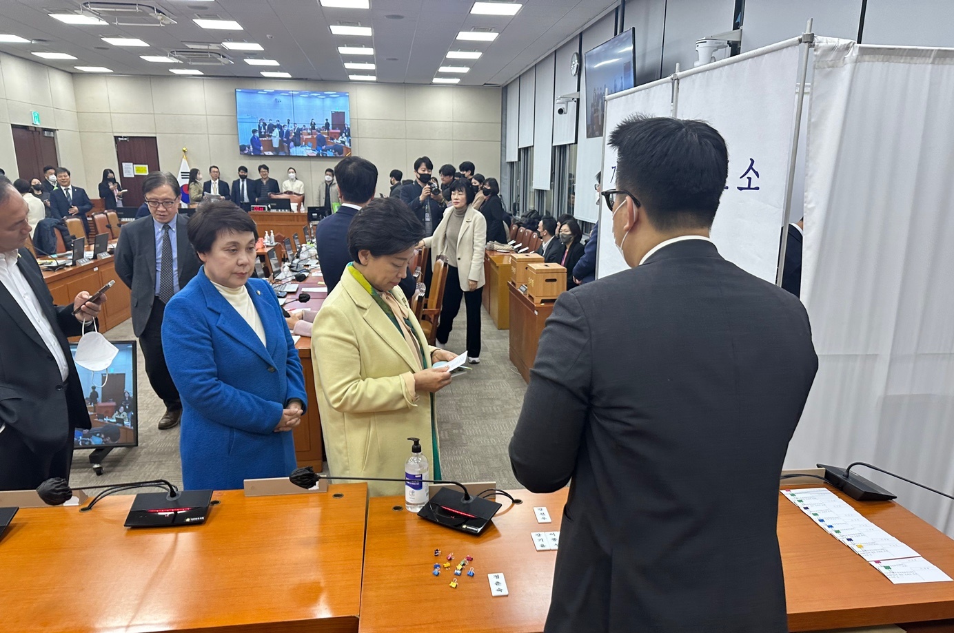 약가인하 환수·환급법안 기사회생…본회의 직회부