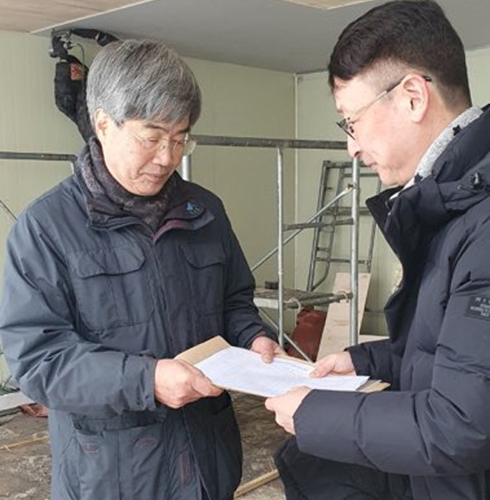강릉시약, 화재로 전소된 회원 약국에 위로금 전달