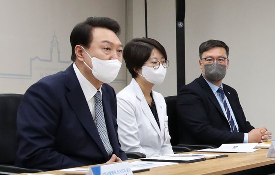 윤 대통령 "소아과 의료공백 없어야…지원 다하겠다"